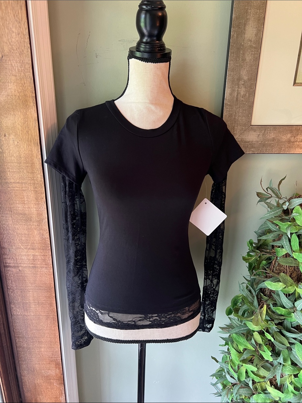Black Lace Sleeve Slim Tee